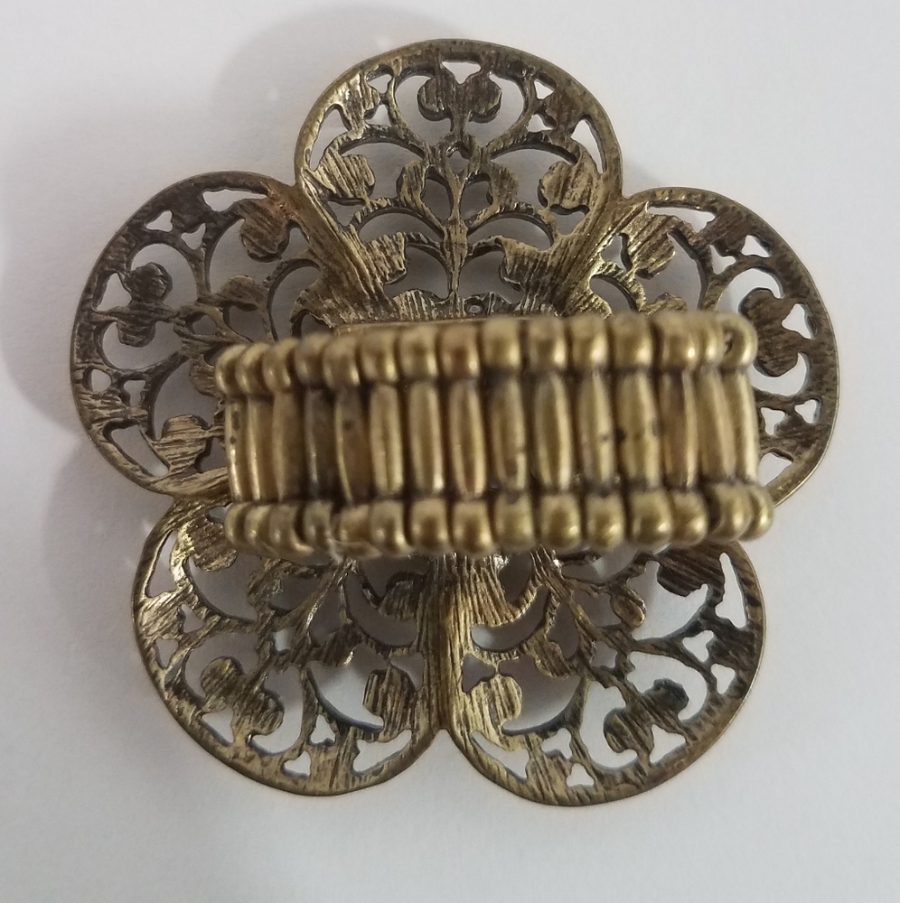 Flower stretchy ring - Picture 2 of 4